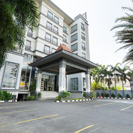 Grand Serela Yogyakarta Extérieur photo