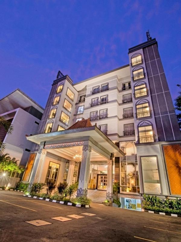Grand Serela Yogyakarta Extérieur photo