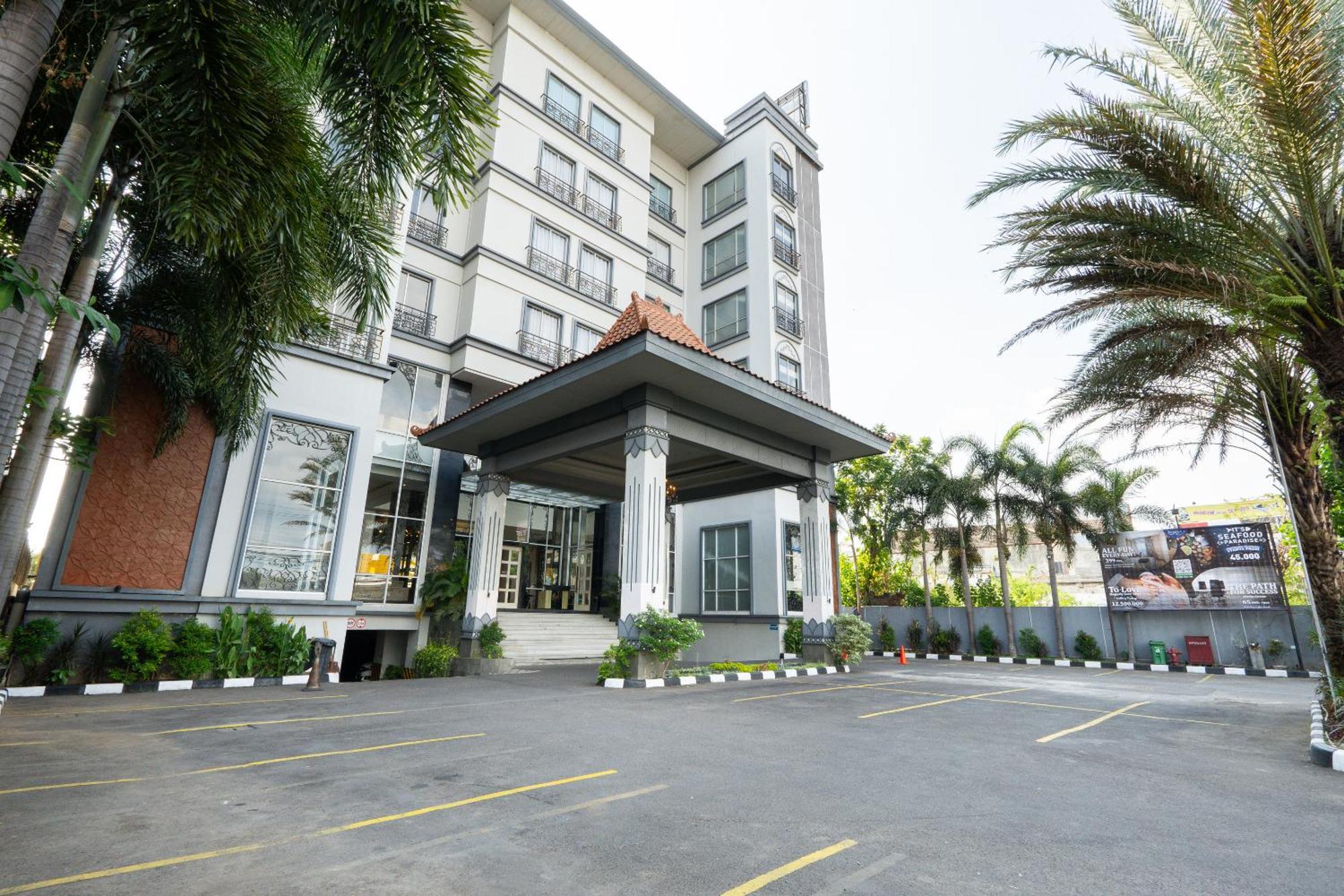 Grand Serela Yogyakarta Extérieur photo