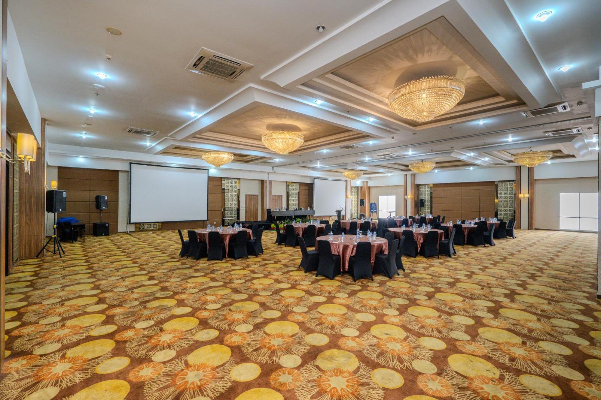 Grand Serela Yogyakarta Extérieur photo