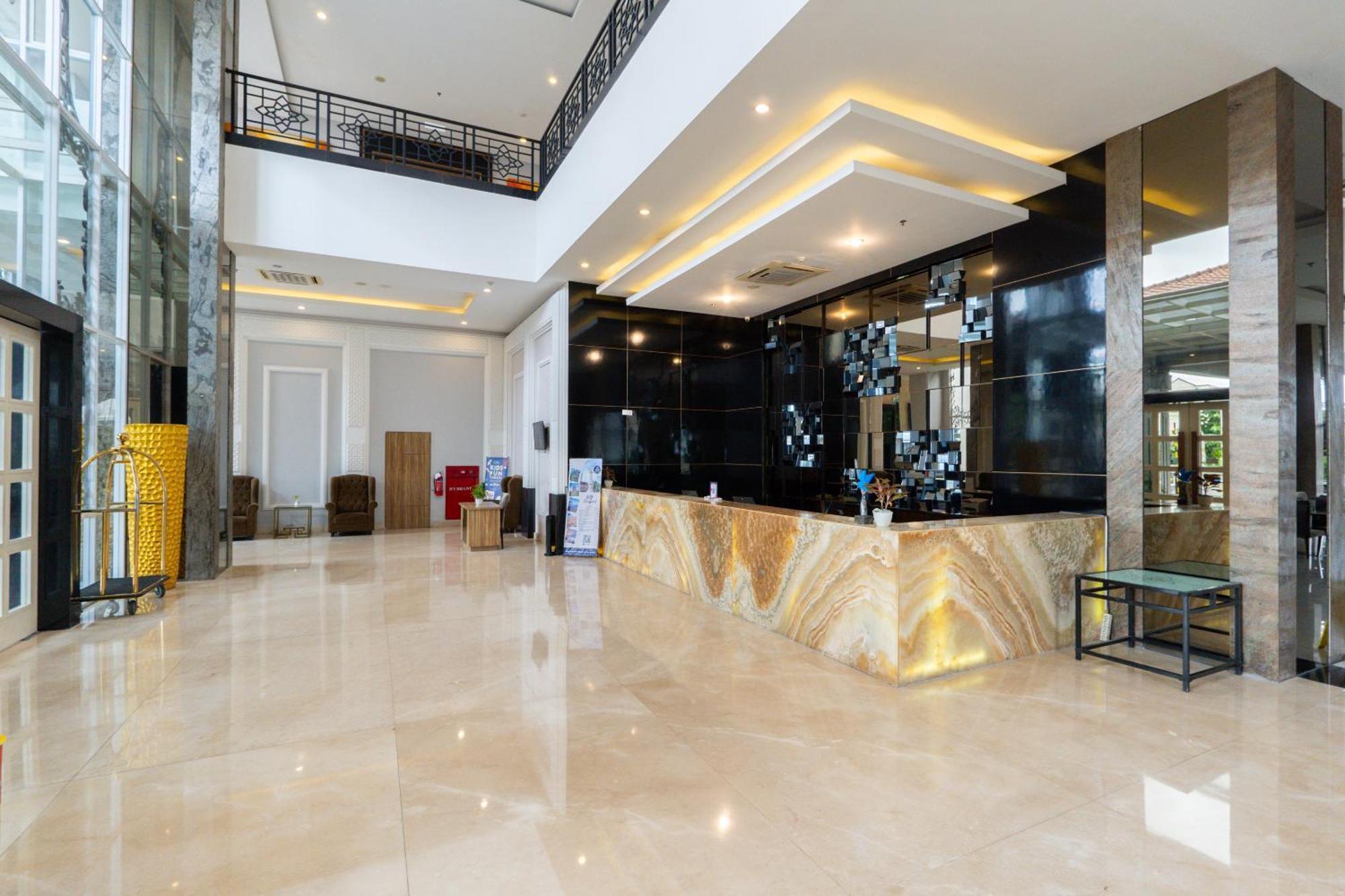 Grand Serela Yogyakarta Extérieur photo