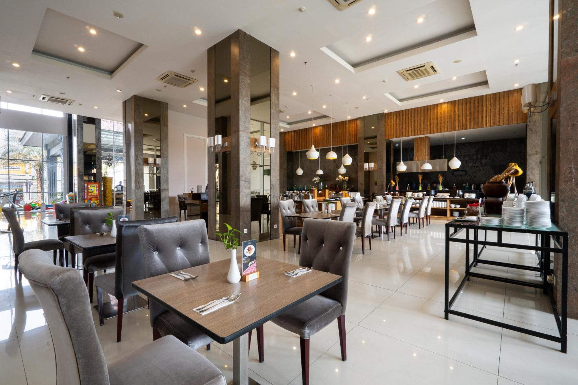 Grand Serela Yogyakarta Extérieur photo