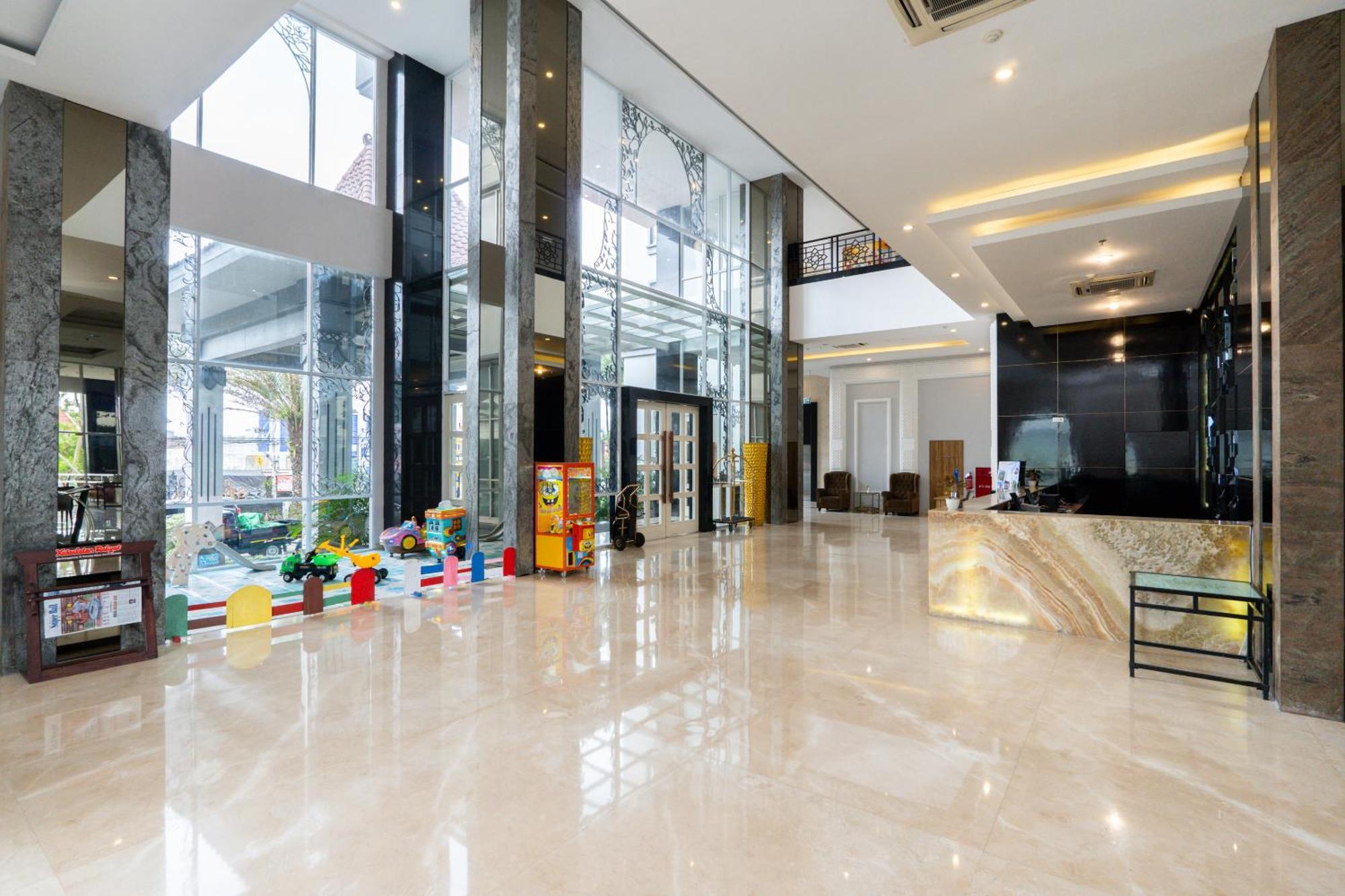 Grand Serela Yogyakarta Extérieur photo