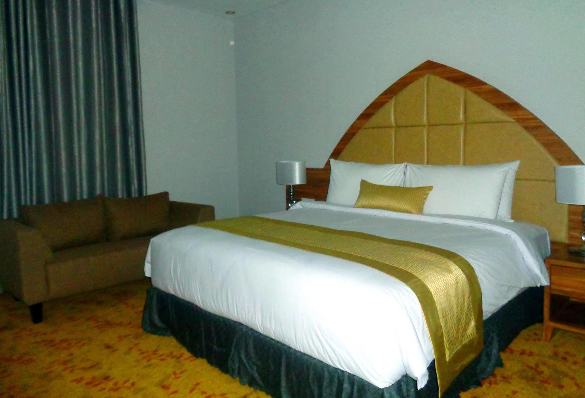 Grand Serela Yogyakarta Extérieur photo